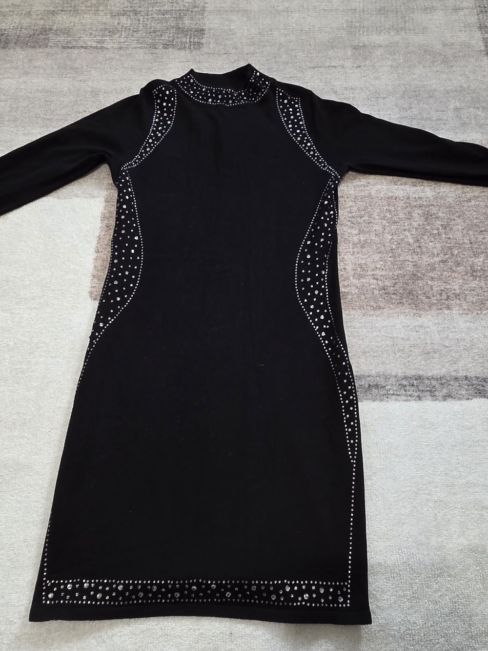 Black Long-Sleeve Stud Embellished Bodycon Dress